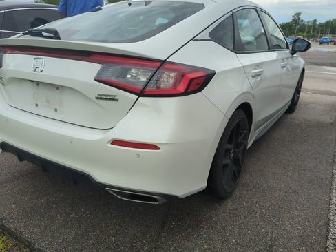 Used 2024 Honda Civic Sport Touring image 3
