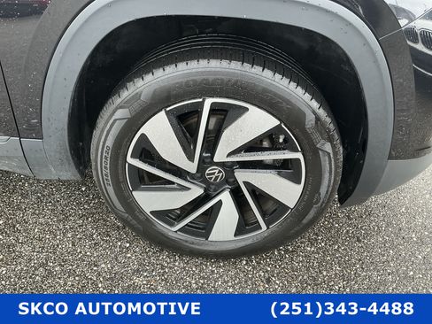 Used 2025 Volkswagen Atlas SE FWD image 9