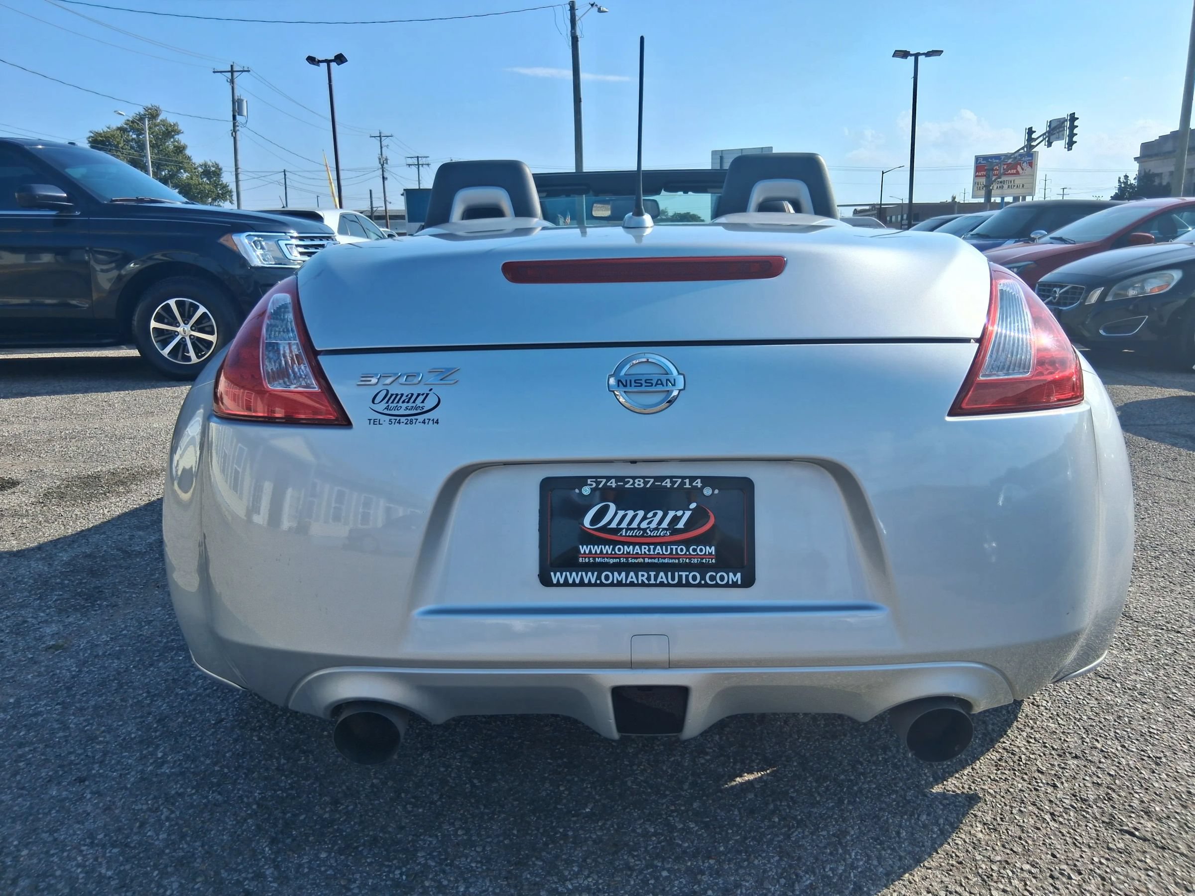 Used 2010 Nissan 370Z Touring w/ Sport Pkg RWD image 7