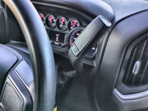 Used 2020 Chevrolet Silverado 1500 Custom w/ Custom Value Package image 16