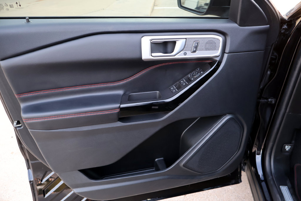 Used 2022 Ford Explorer ST-Line RWD image 18