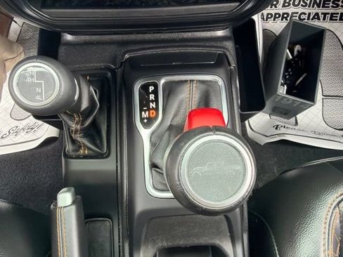 Used 2022 Jeep Gladiator Overland AWD/4WD image 22