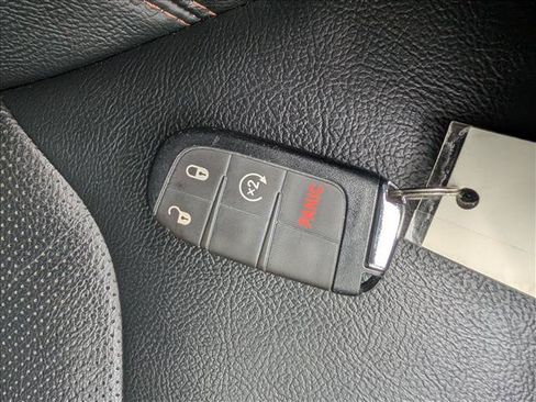 Used 2022 Jeep Compass Latitude AWD/4WD image 38