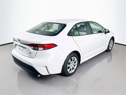 Used 2025 Toyota Corolla LE image 7