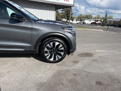 Used 2025 Ford Explorer Platinum w/ LUX Leather Package AWD/4WD image 14