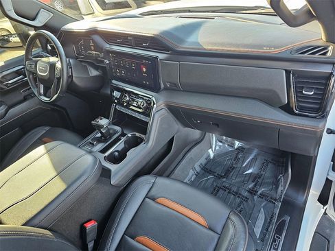 Used 2024 GMC Sierra 1500 AT4 w/ Technology Package image 16