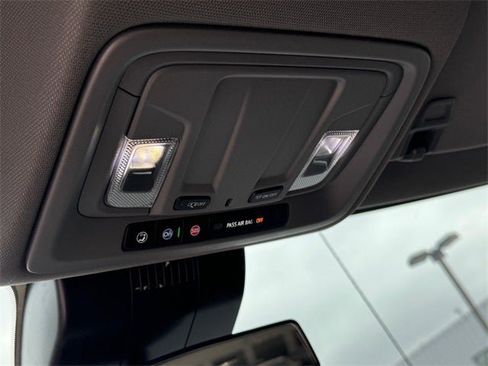 Used 2024 GMC Sierra 1500 Elevation image 21
