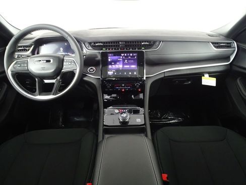 New 2025 Jeep Grand Cherokee Laredo X image 29