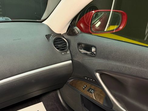 Used 2011 Lexus IS 250C image 24