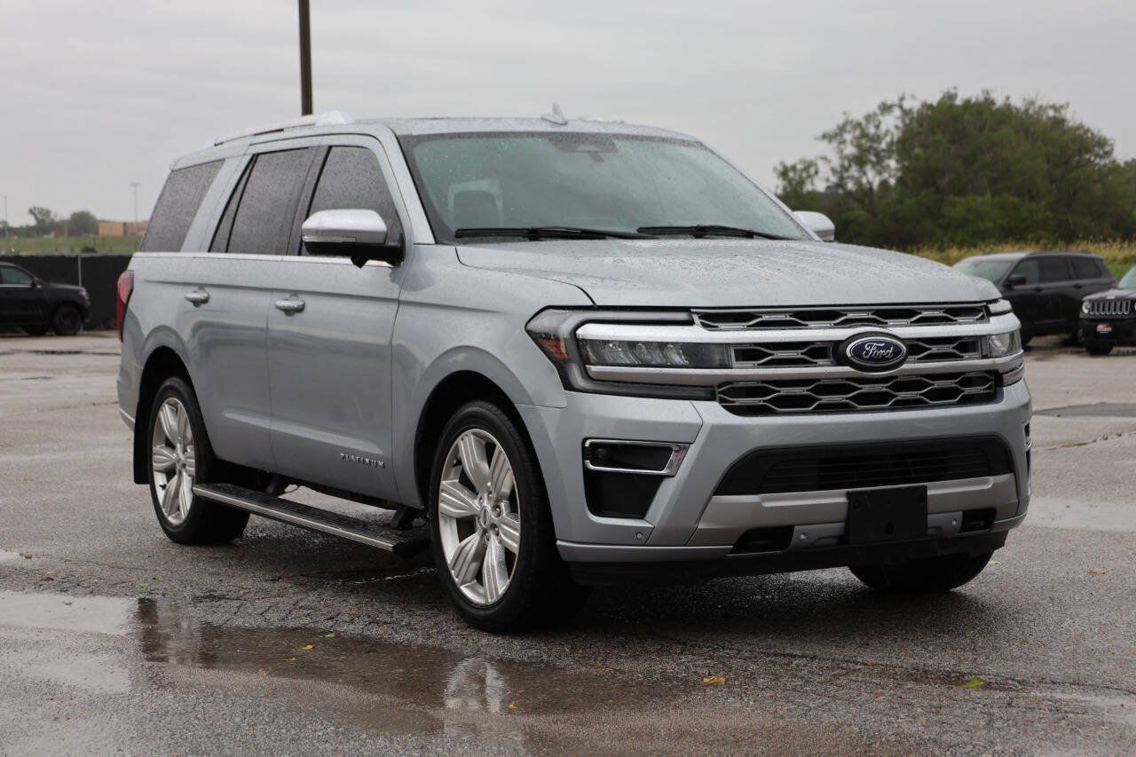 Used 2023 Ford Expedition Platinum AWD/4WD image 4