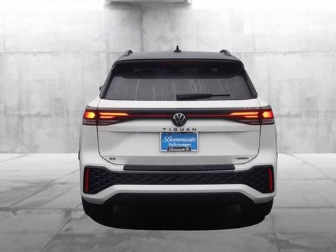 New 2026 Volkswagen Tiguan SE R-Line image 6