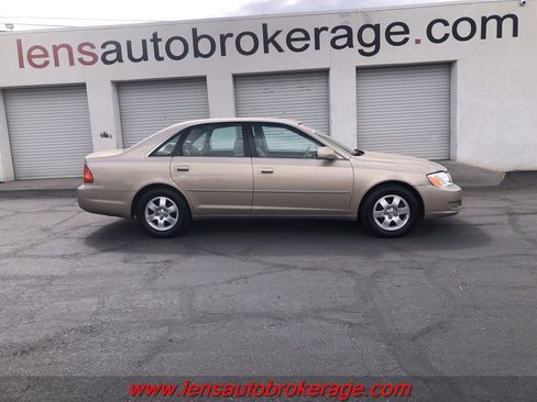 Used 2001 Toyota Avalon XLS image 1