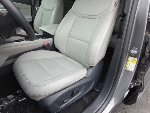 Used 2025 Ford Explorer Active w/ Active Comfort Package AWD/4WD image 19