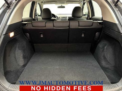 Used 2021 Honda HR-V LX image 16