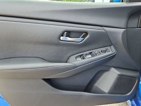 Used 2025 Nissan Sentra SV FWD image 12
