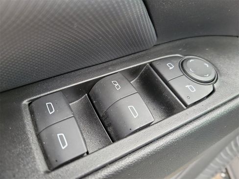 Used 2024 Chevrolet Equinox EV RS image 18