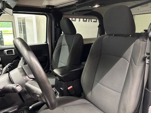 Used 2018 Jeep Wrangler Sport AWD/4WD image 15