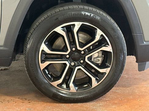 Used 2023 Jeep Compass Limited AWD/4WD image 9