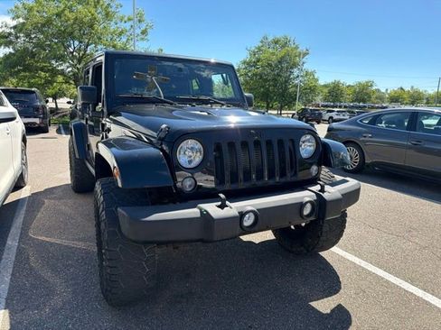 Used 2015 Jeep Wrangler Unlimited Sahara AWD/4WD image 2