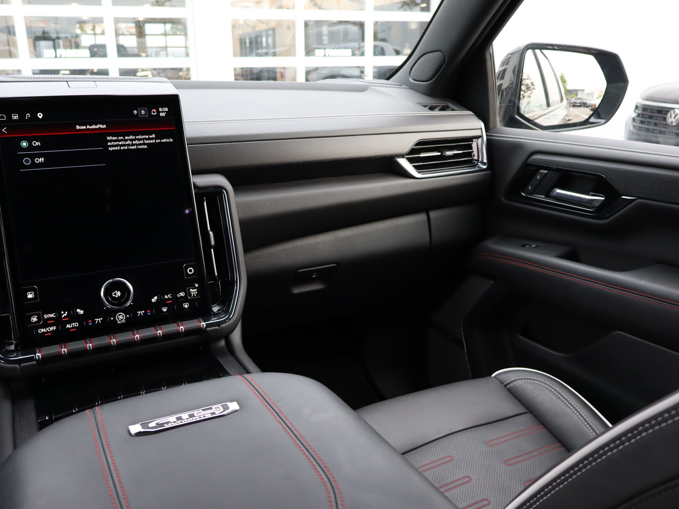 Used 2025 GMC Yukon AT4 Ultimate AWD/4WD image 17