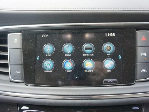 Used 2018 Buick Enclave Premium w/ Experience Buick Package FWD image 10