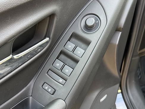 Used 2020 Chevrolet Trax LT w/ Sun & Sound Package image 32