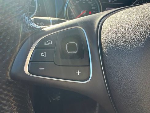 Used 2017 Mercedes-Benz E 300 4MATIC image 27