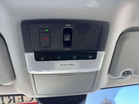 Certified 2023 Nissan Sentra SR w/ SR Premium Package image 32