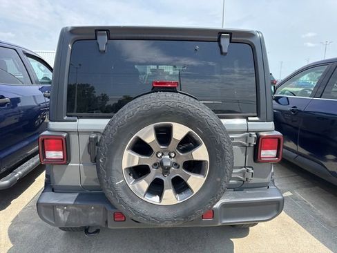 Used 2020 Jeep Wrangler Unlimited Sahara AWD/4WD image 6