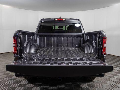 New 2026 RAM 1500 4x4 Crew Cab image 38