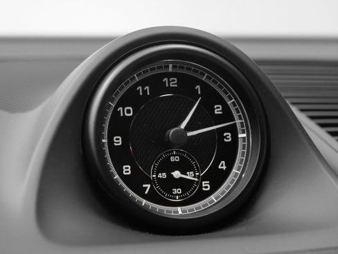 Used 2025 Porsche Macan image 36