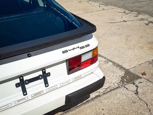 Used 1989 Porsche 944 S2 image 15