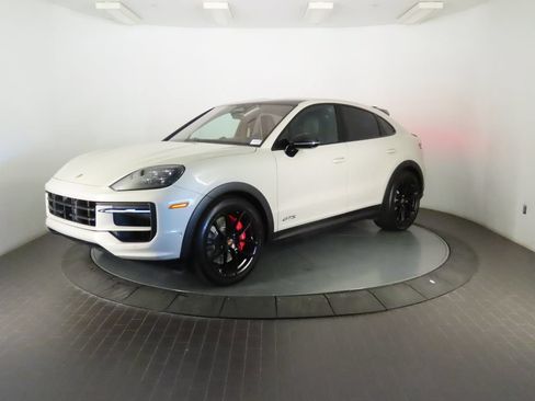 Certified 2026 Porsche Cayenne GTS AWD/4WD image 1
