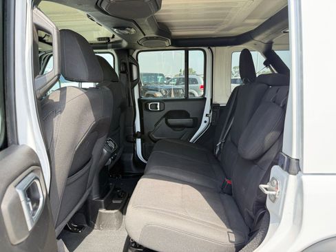 Used 2023 Jeep Wrangler Unlimited AWD/4WD image 6