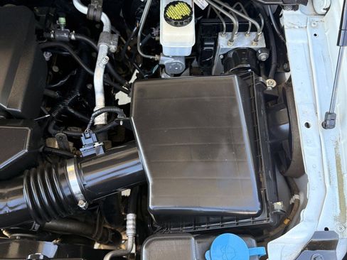 Used 2011 Nissan Titan SV w/ SV Value Truck Pkg image 20