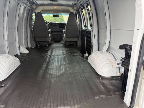 Used 2018 Chevrolet Express 2500 RWD image 26