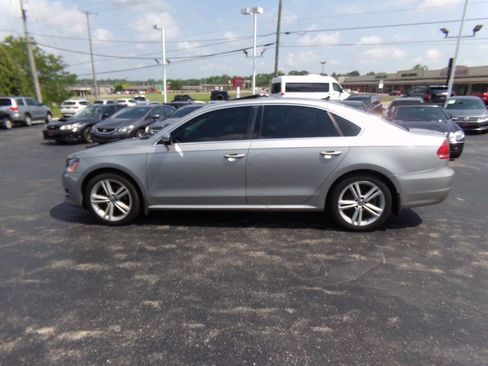 Used 2014 Volkswagen Passat 1.8T SE FWD image 44