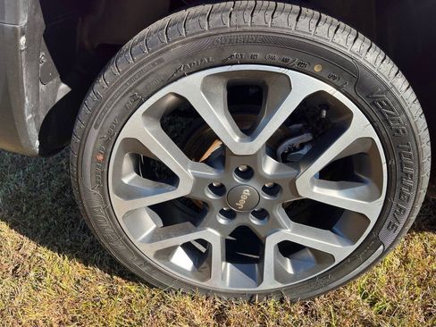 Used 2022 Jeep Renegade Limited w/ Sun, Sound & Wheels Group image 25