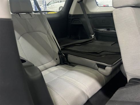 Used 2023 Honda Pilot LX image 18