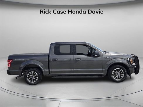 Used 2018 Ford F150 XLT w/ Equipment Group 302A Luxury image 3