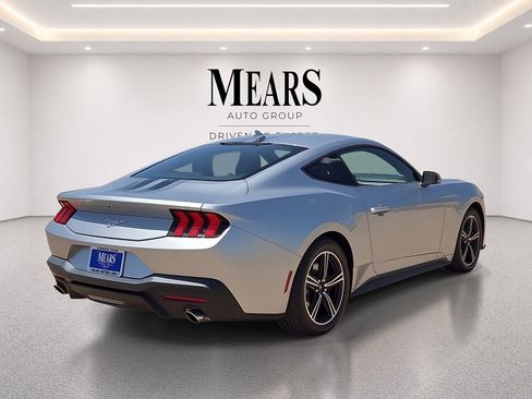 Used 2024 Ford Mustang Coupe RWD image 5