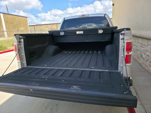 Used 2014 Ford F150 XLT w/ XLT Chrome Package RWD image 5