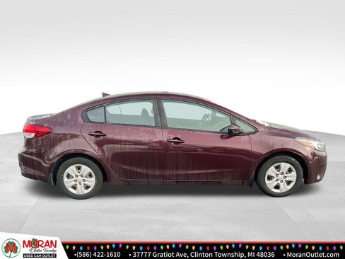 Used 2017 Kia Forte LX image 6