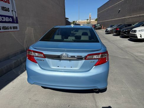 Used 2014 Toyota Camry XLE w/ Leather Package FWD image 5