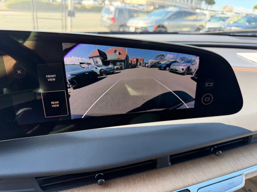 Used 2024 Lucid Air Touring AWD/4WD image 23