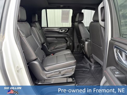 Used 2022 Chevrolet Suburban RST w/ Luxury Package image 19