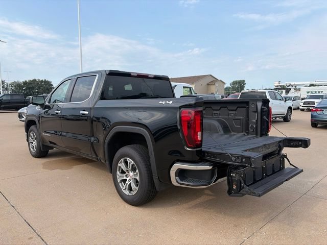Used 2024 GMC Sierra 1500 SLT AWD/4WD image 7