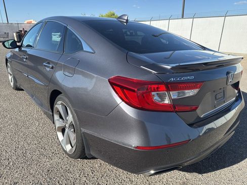 Used 2018 Honda Accord Touring image 4