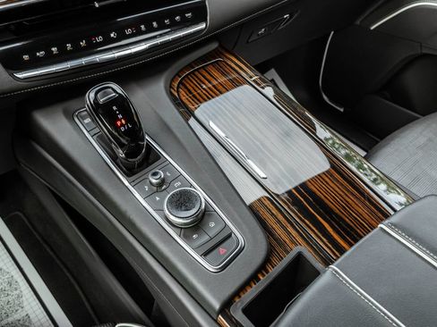 Used 2023 Cadillac Escalade Premium Luxury AWD/4WD image 23