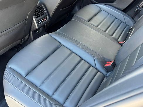 Used 2022 Volkswagen Golf R AWD/4WD image 21